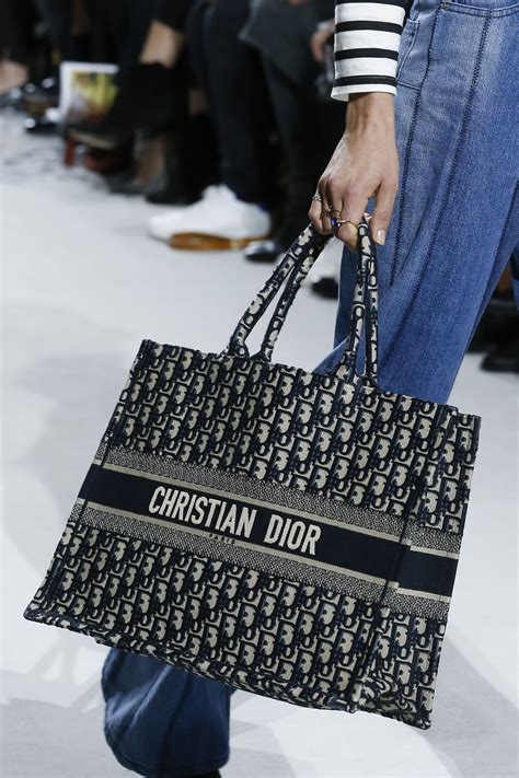 shopper di dior|dior shopping tote.